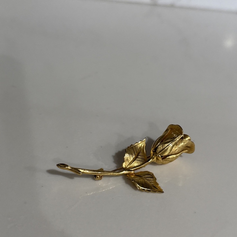 Vintage Brushed Gold Metal Floral Rosebud Brooch Pin
